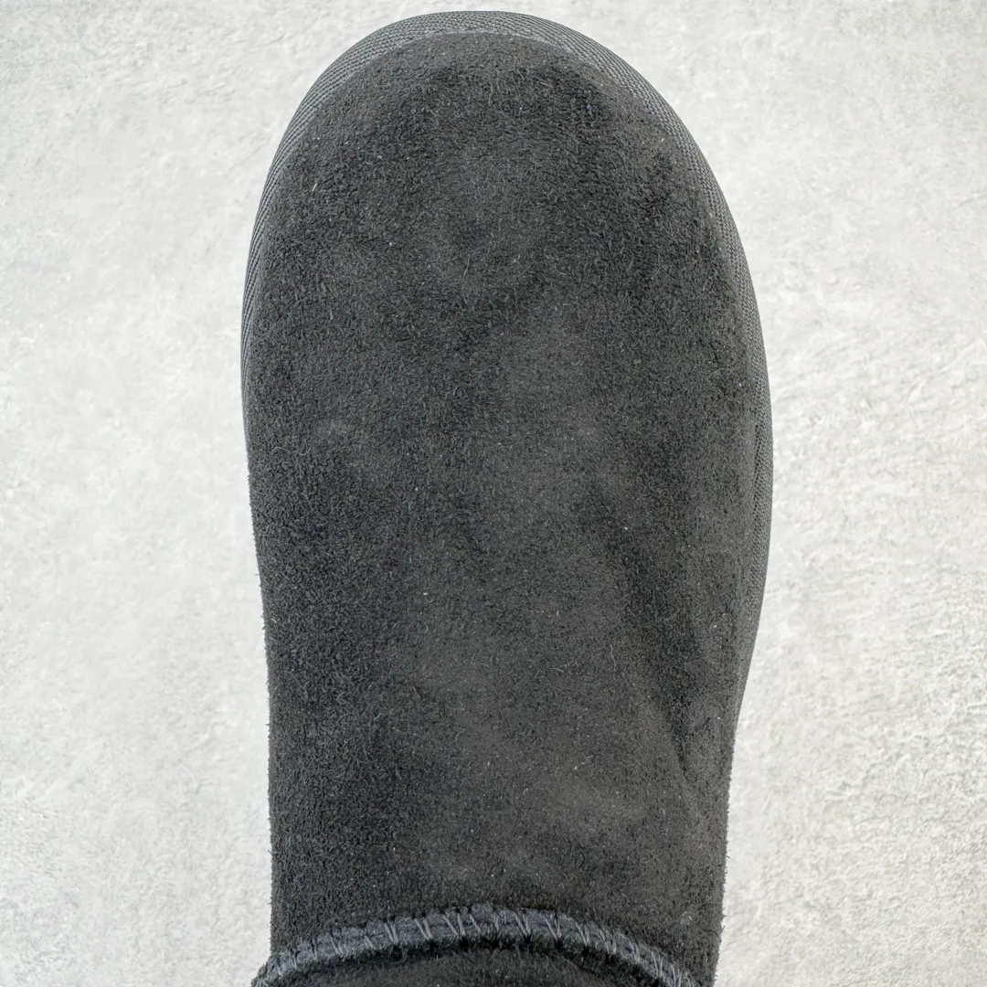 Pick up locally💰520 UGG 5092 Zhou Dongyu Mini thick-soled autumn and winter sheep fur integrated snow boots. All shoes are made from the same factory as ZP. Longfeng A-grade Australian imported sheep fur integrated women's boots. Brand OEM production line. Fully follow the ZP process. OEM original pattern maker. Adhering to the principle of no original shoes and no development selection. Pay attention to every detail. The most authentic version on the market. TREADLITE "Light Wing" technology outsole. Lightweight/durable/flexible/pile size: 35 36 37 38 39 40 Coding: by2936090
